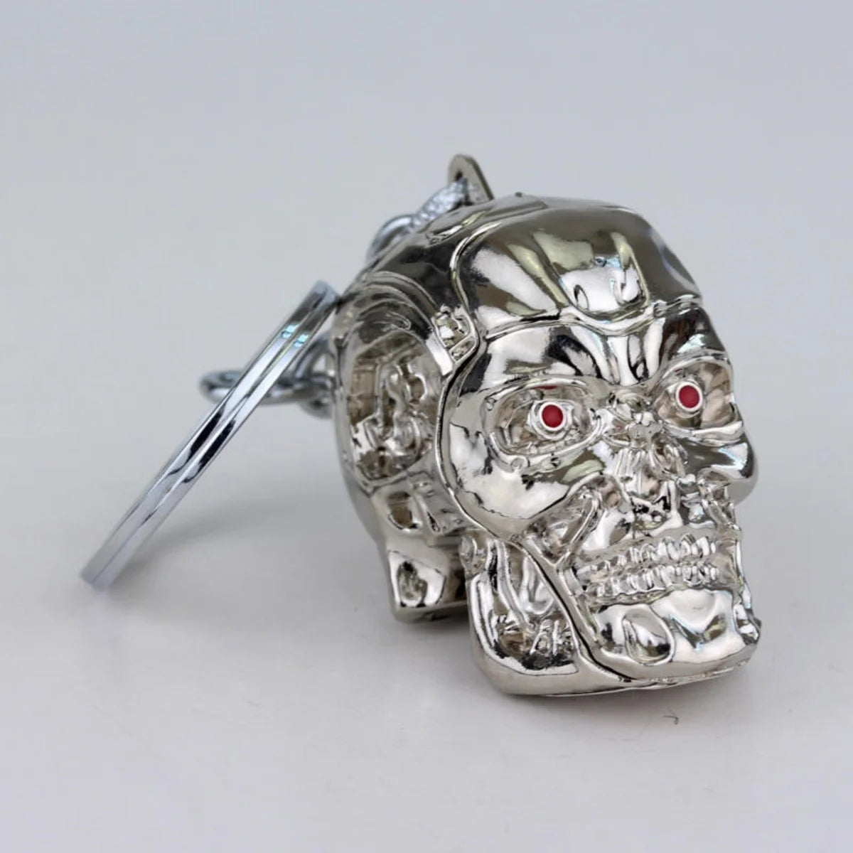 Vintage Charm Terminator Skull Head Keychain Men Women Fashion Pendant